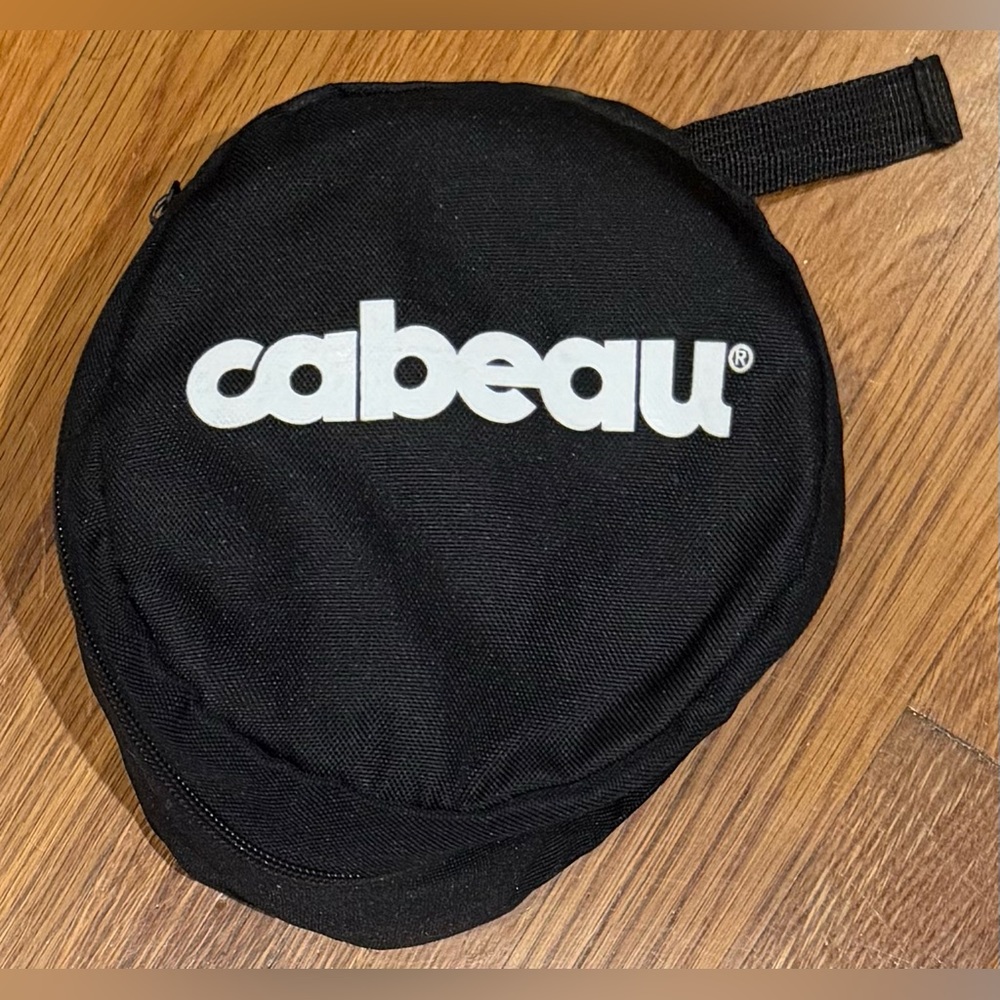 Cabeau Evolution Cool Memory Foam Travel Neck Pillow - Picture 8 of 8